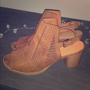 Boho brown leather heels